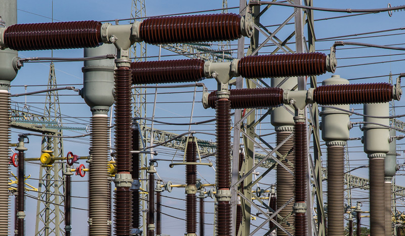 Netzentgelte steigen zum Jahreswechsel Strommast-Anlage